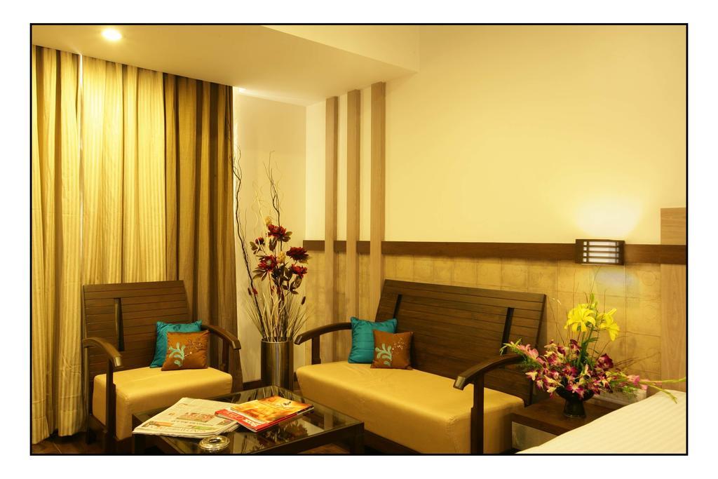 Hotel Utsav Deluxe Πούνε Εξωτερικό φωτογραφία