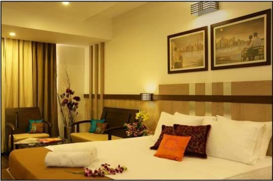 Hotel Utsav Deluxe Πούνε Εξωτερικό φωτογραφία